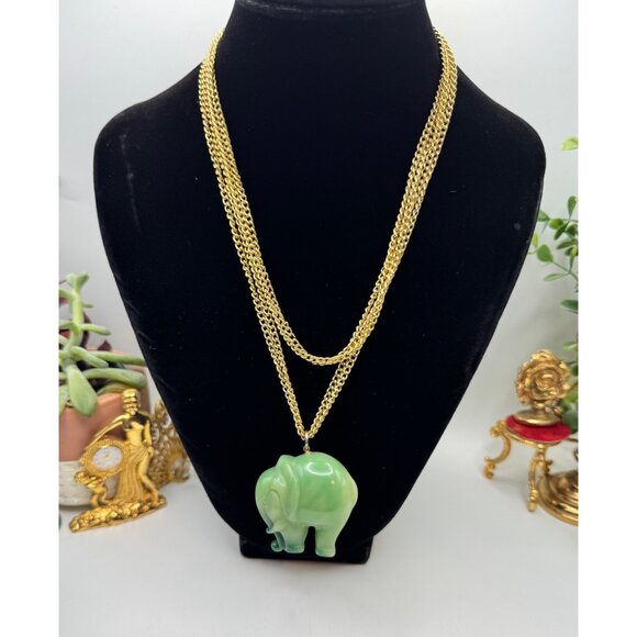 Kenneth Jay Lane Gold-Tone Chain Link Elephant Resign Pendant Necklace - Picture 1 of 8